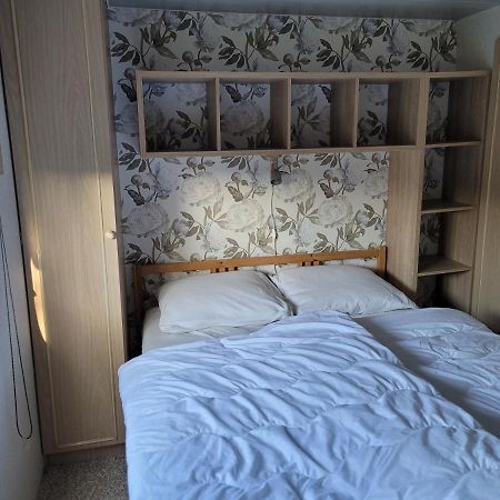 Camping De Blauwe Reiger Pieterzijl Exterior foto